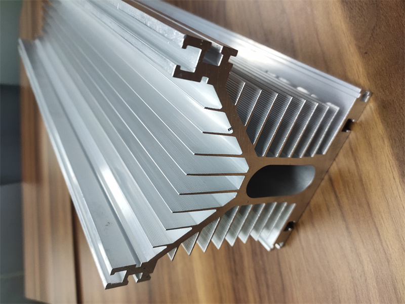 散熱片宅男在线免费观看外殼