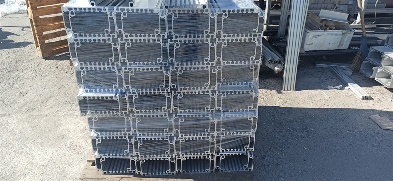 擠壓宅男在线免费观看開模定製