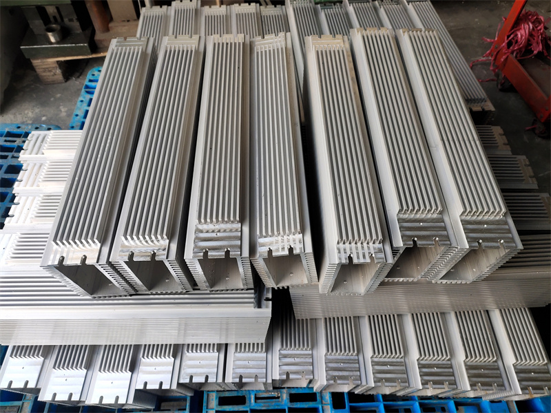 機翼宅男在线免费观看擠壓開模定製