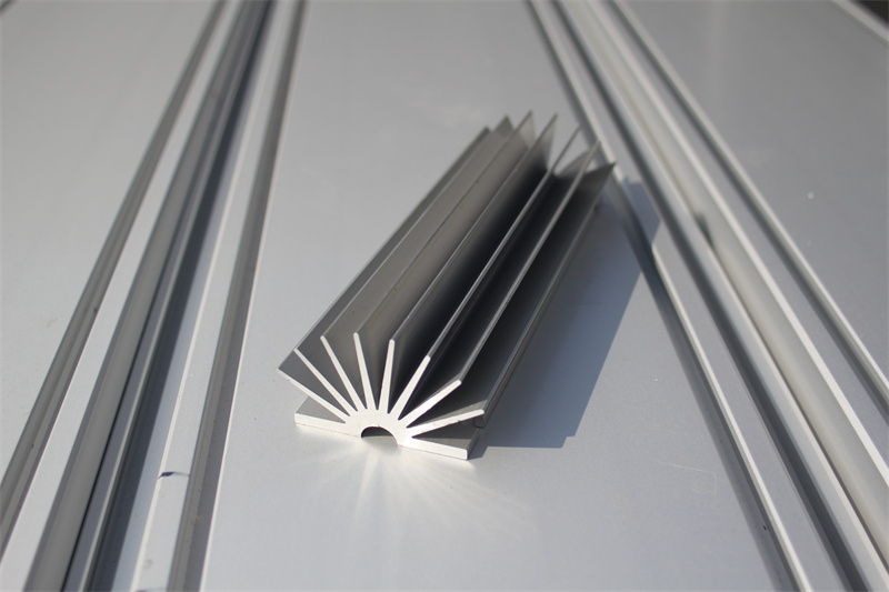 宅男在线免费观看高密鏟齒太陽花散熱器